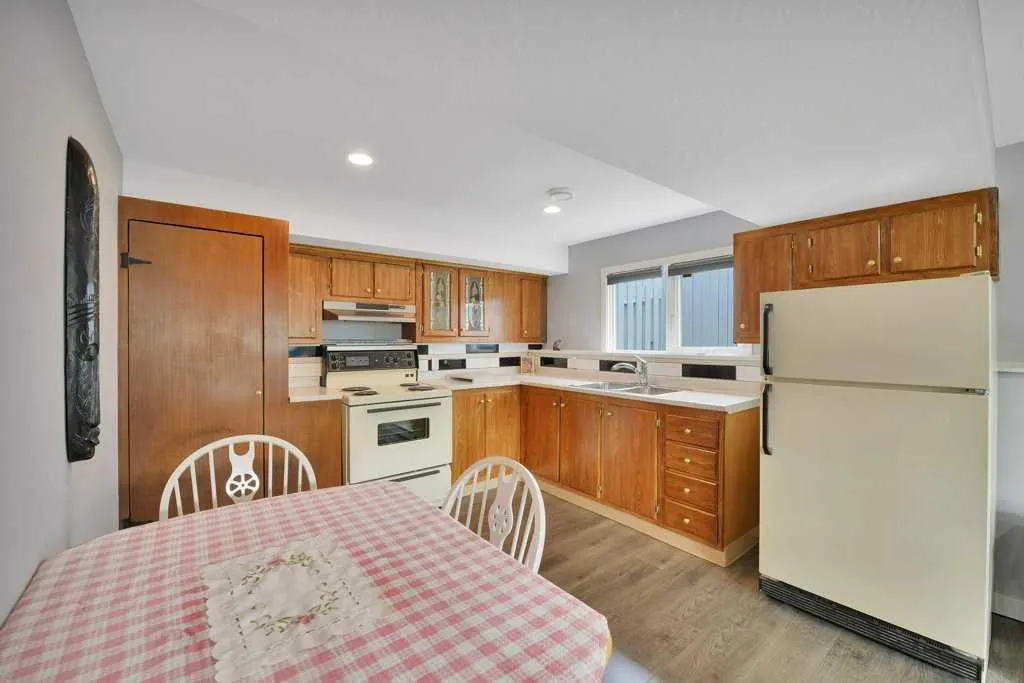 107 Patterson Crescent