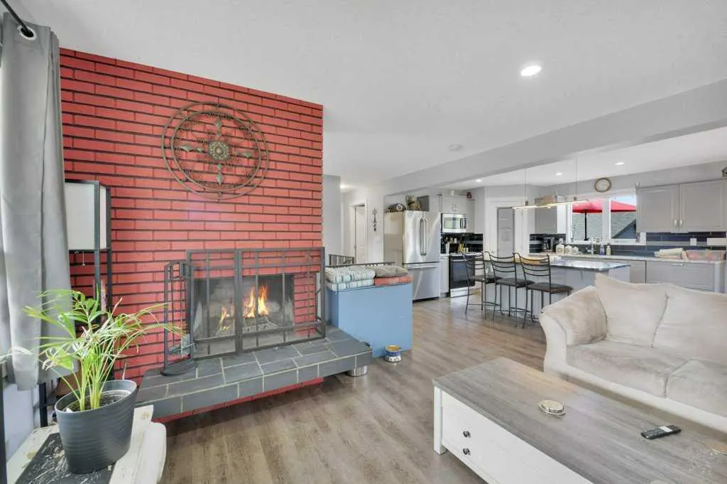 107 Patterson Crescent