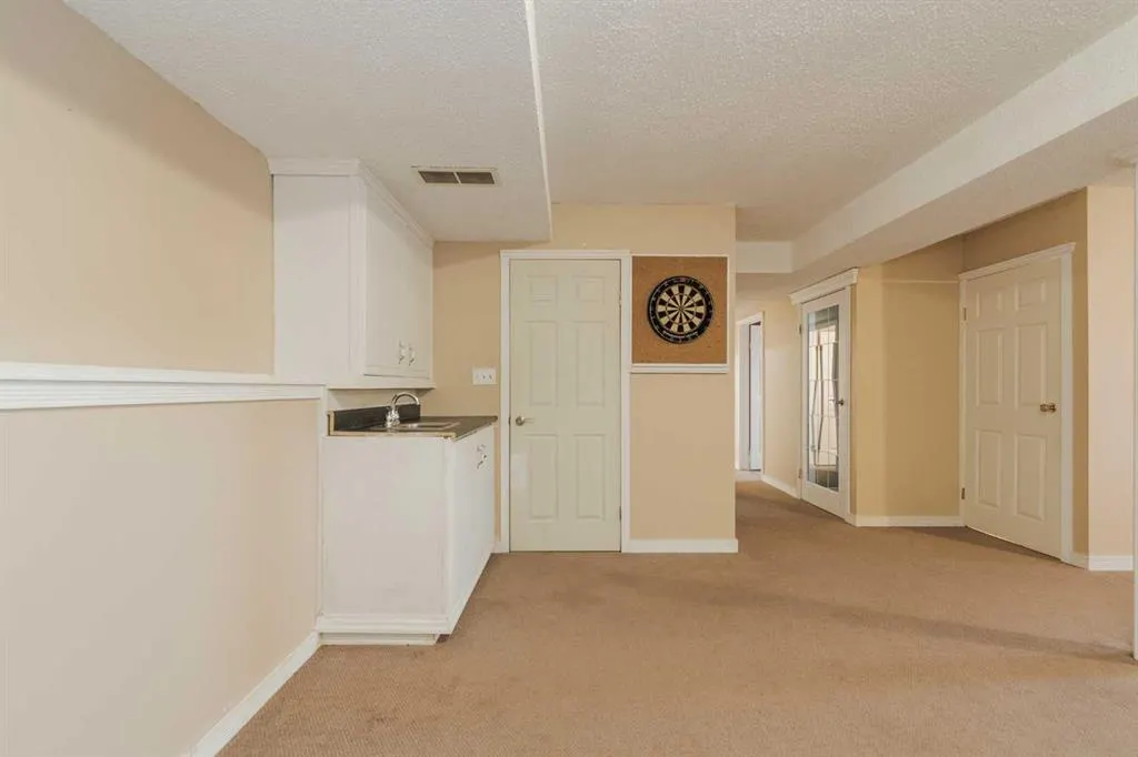 149 Farrell Crescent