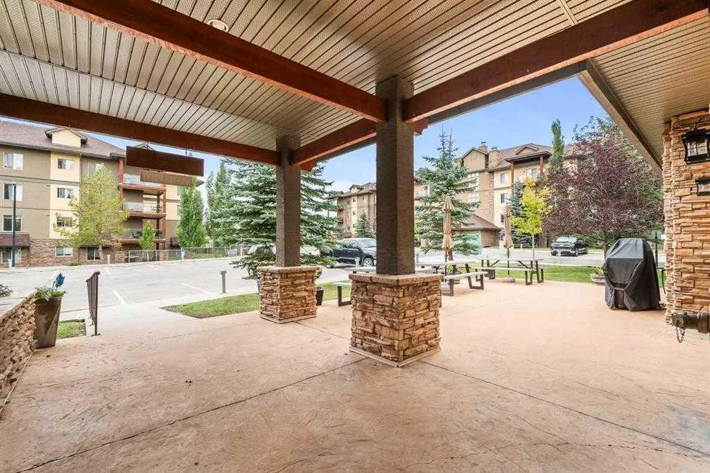 92 Crystal Shores Road, #3201