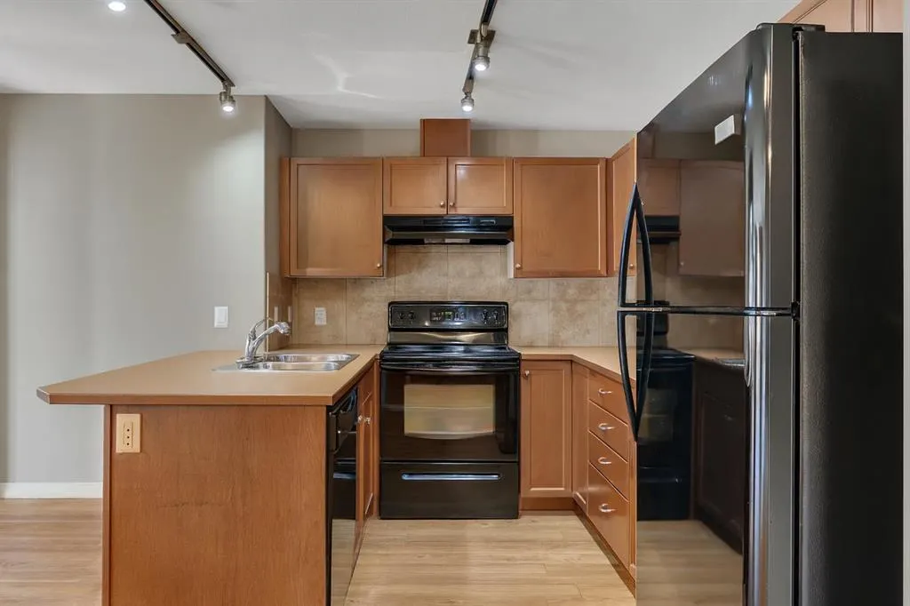 92 Crystal Shores Road, #3201