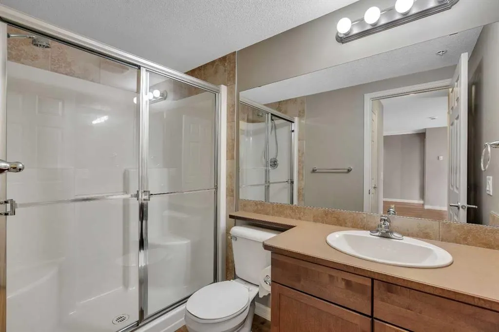 92 Crystal Shores Road, #3201
