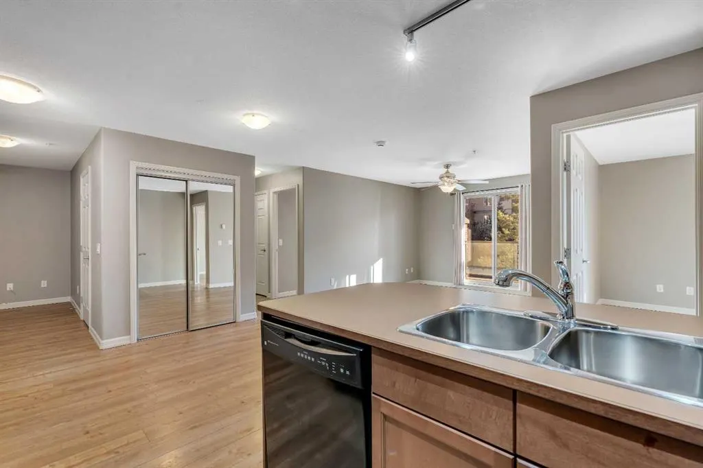92 Crystal Shores Road, #3201