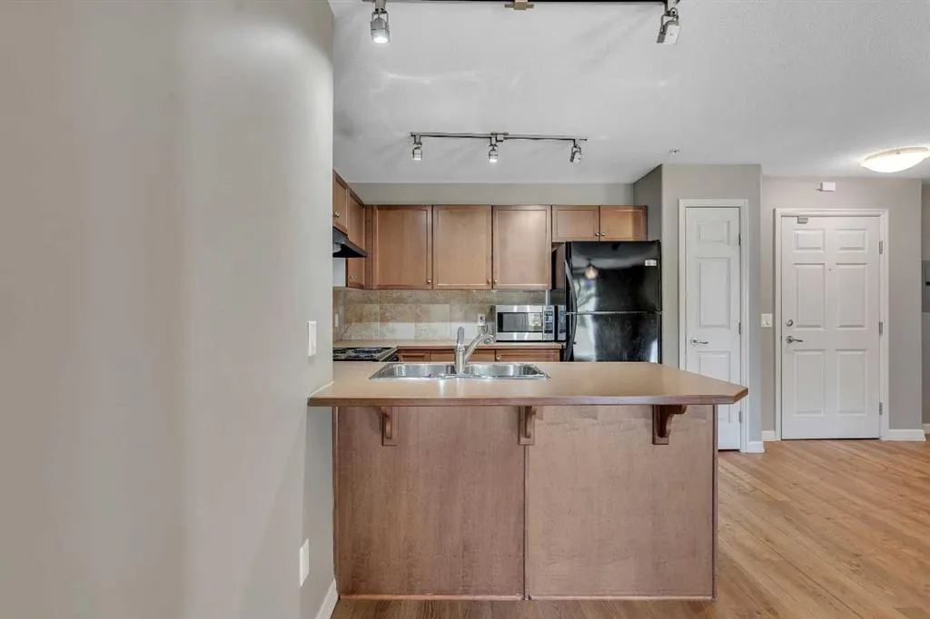 92 Crystal Shores Road, #3201