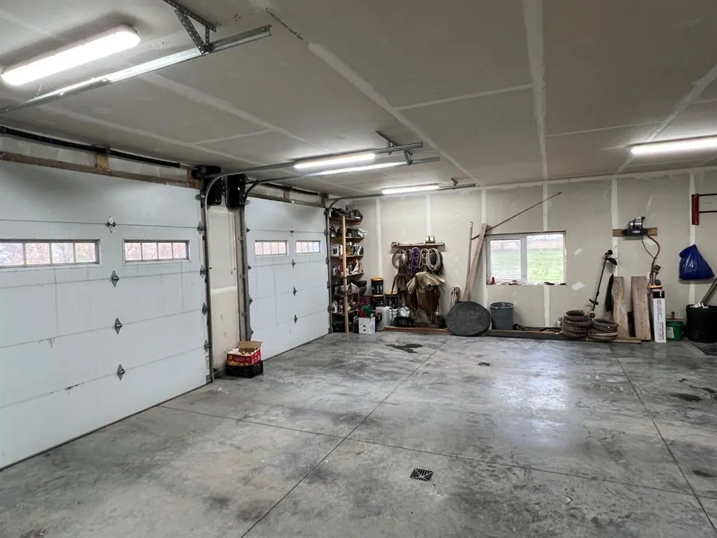 92008 Range Road 195