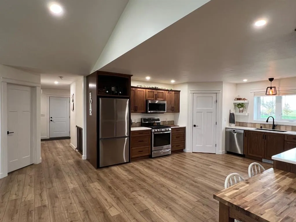 92008 Range Road 195