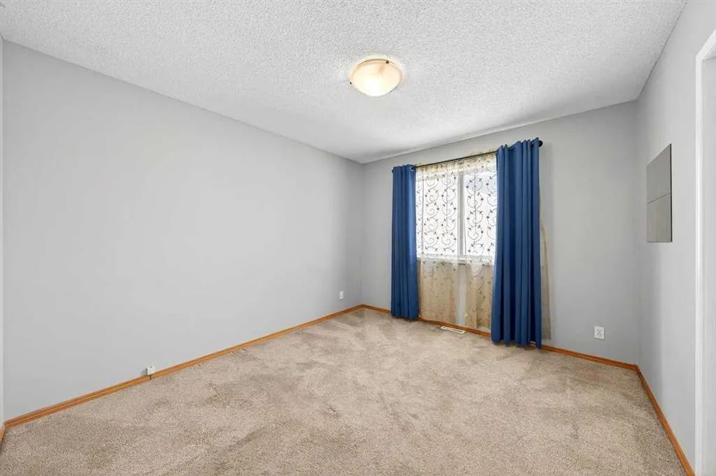 138 Hampstead Circle NW