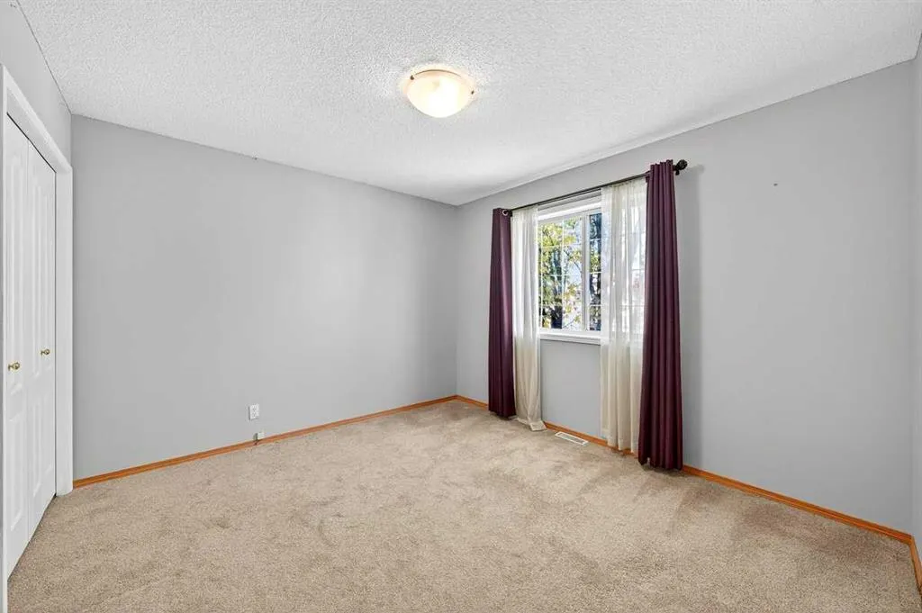 138 Hampstead Circle NW