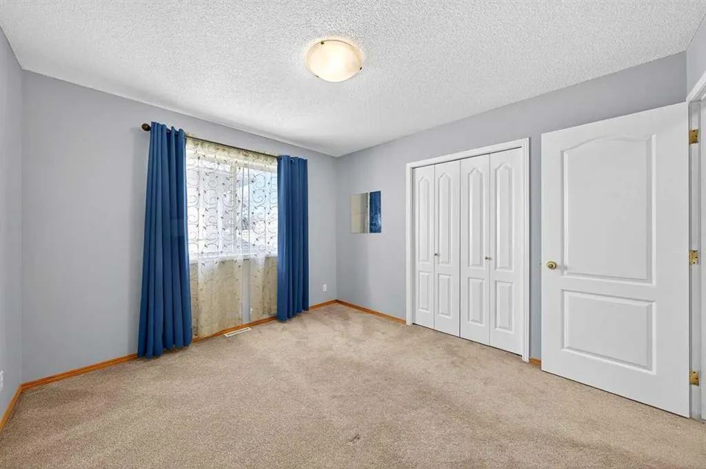 138 Hampstead Circle NW