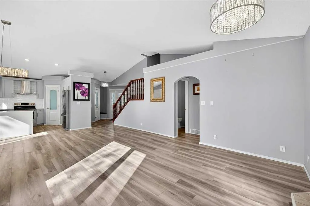 138 Hampstead Circle NW
