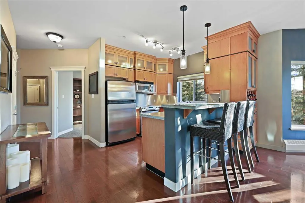 10 Discovery Ridge Close SW, #332
