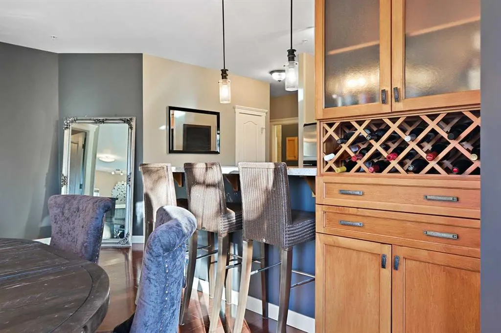 10 Discovery Ridge Close SW, #332