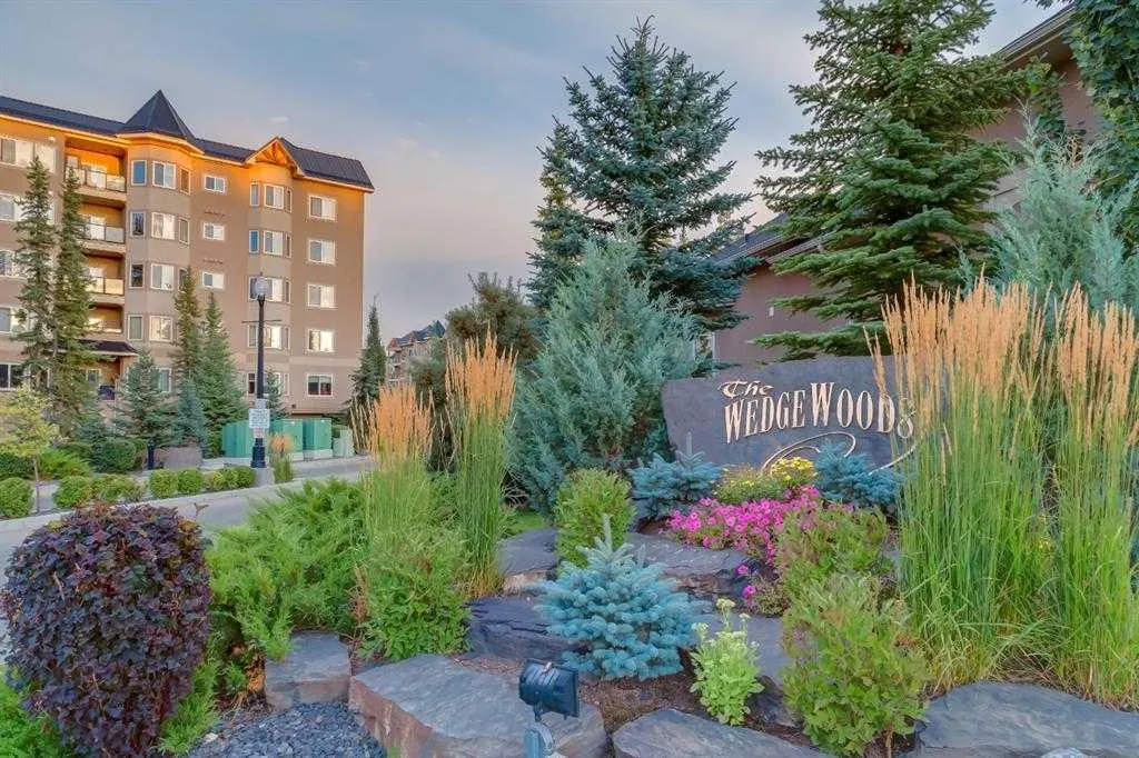 10 Discovery Ridge Close SW, #332