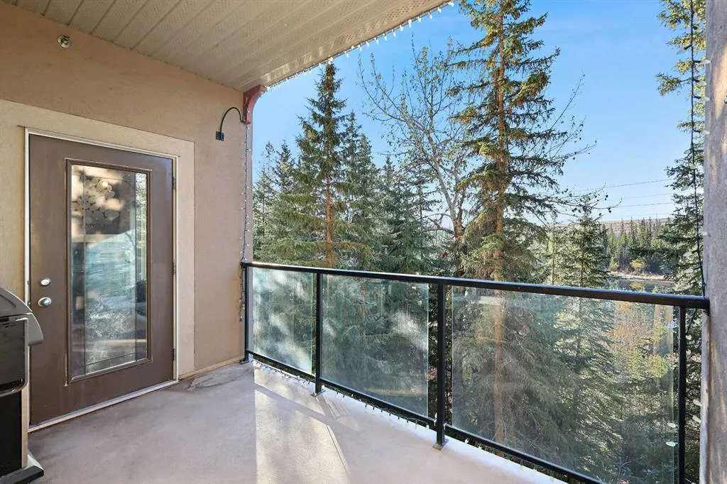 10 Discovery Ridge Close SW, #332