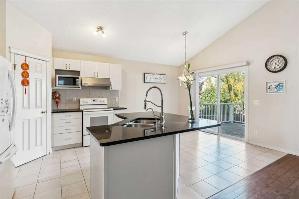 1048 Bridlemeadows Manor SW