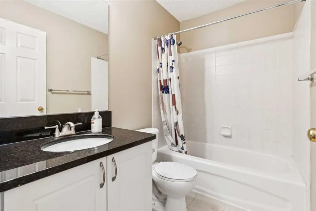 1048 Bridlemeadows Manor SW