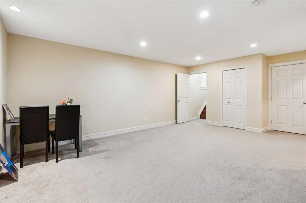 1048 Bridlemeadows Manor SW