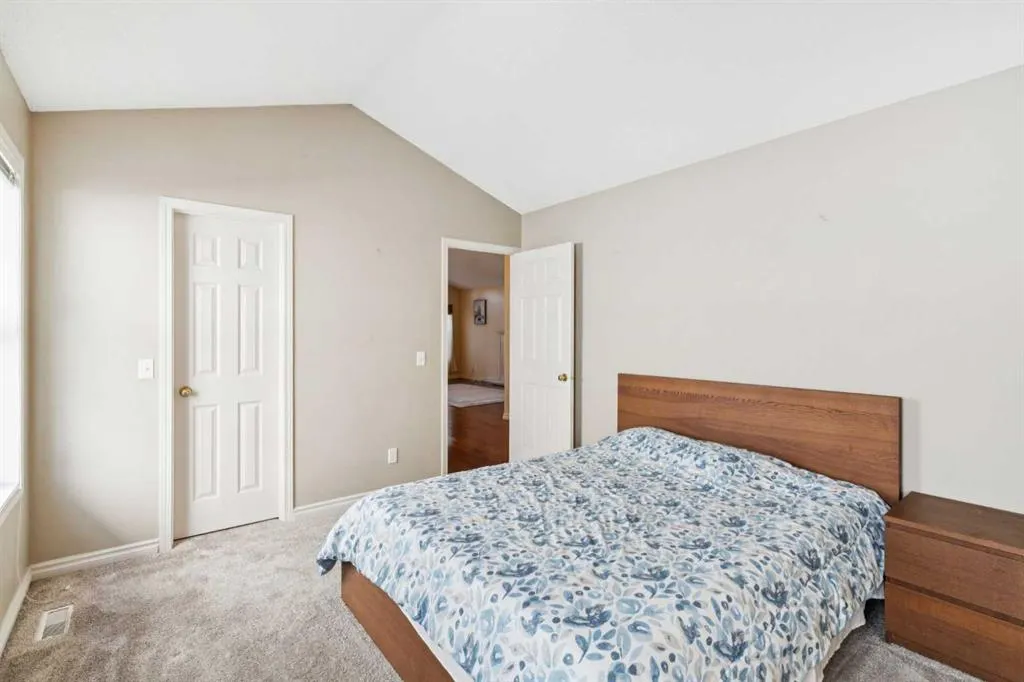 1048 Bridlemeadows Manor SW