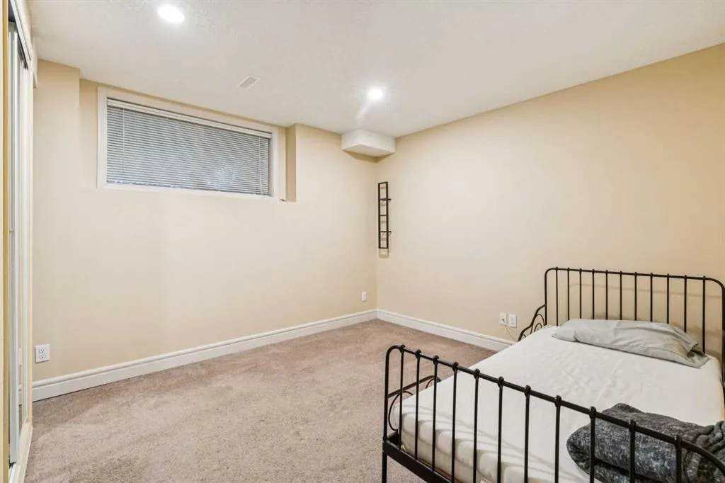 1048 Bridlemeadows Manor SW