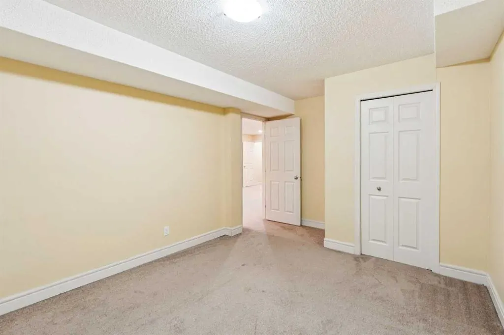 1048 Bridlemeadows Manor SW