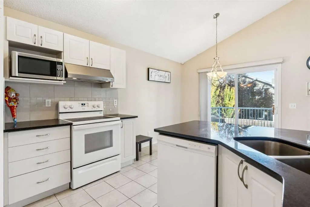 1048 Bridlemeadows Manor SW