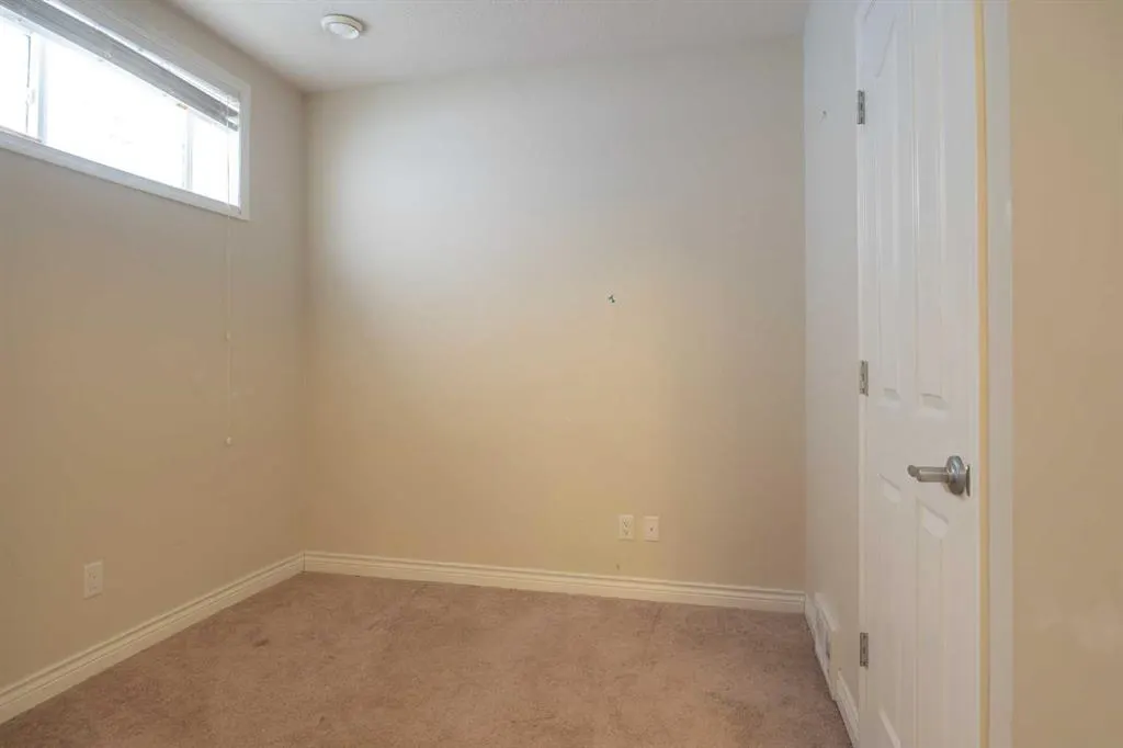458 Walnut Crescent