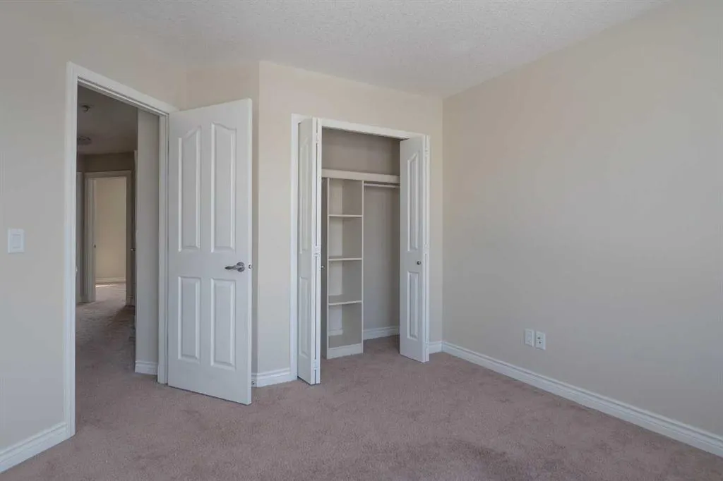 458 Walnut Crescent