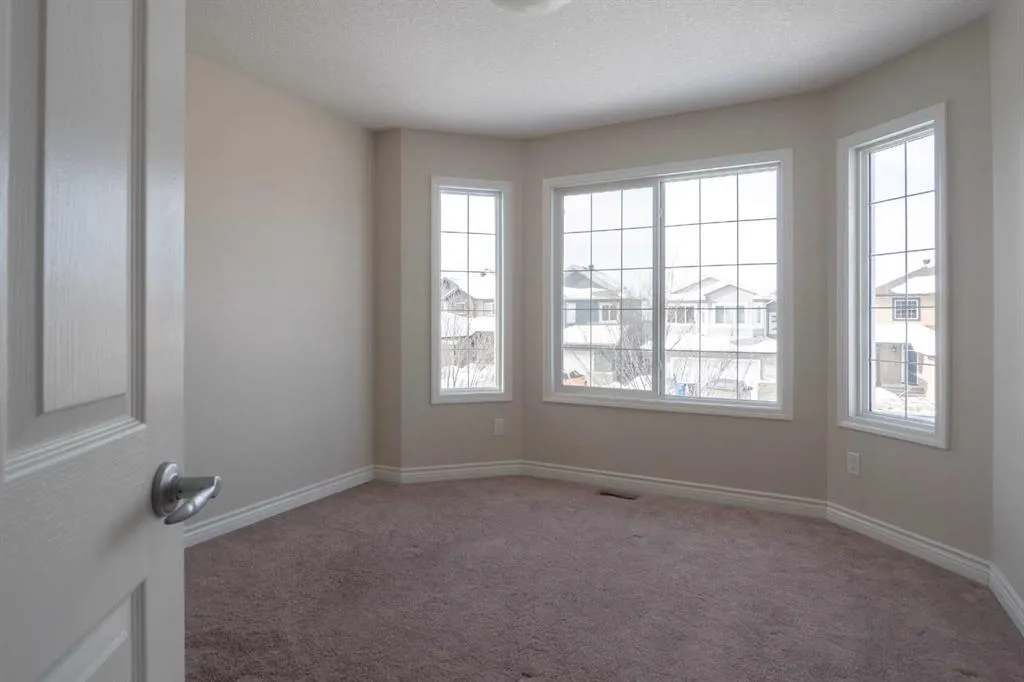 458 Walnut Crescent