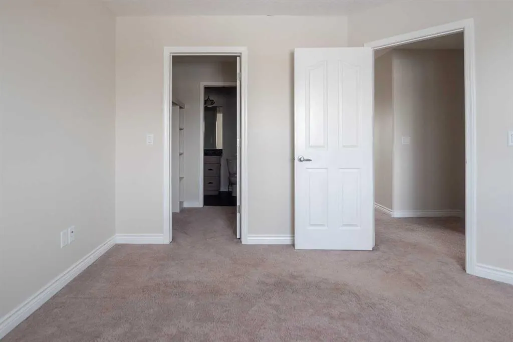 458 Walnut Crescent