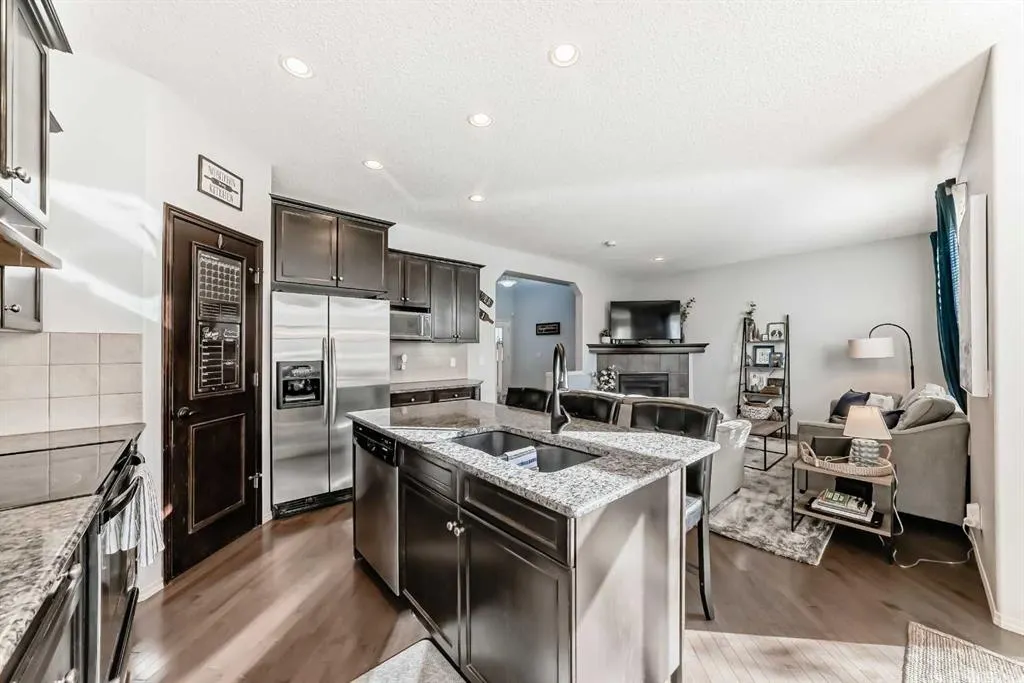 168 Royal Oak Terrace NW