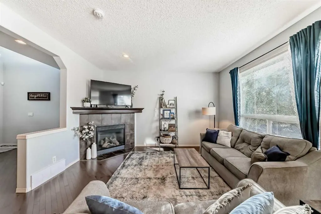 168 Royal Oak Terrace NW