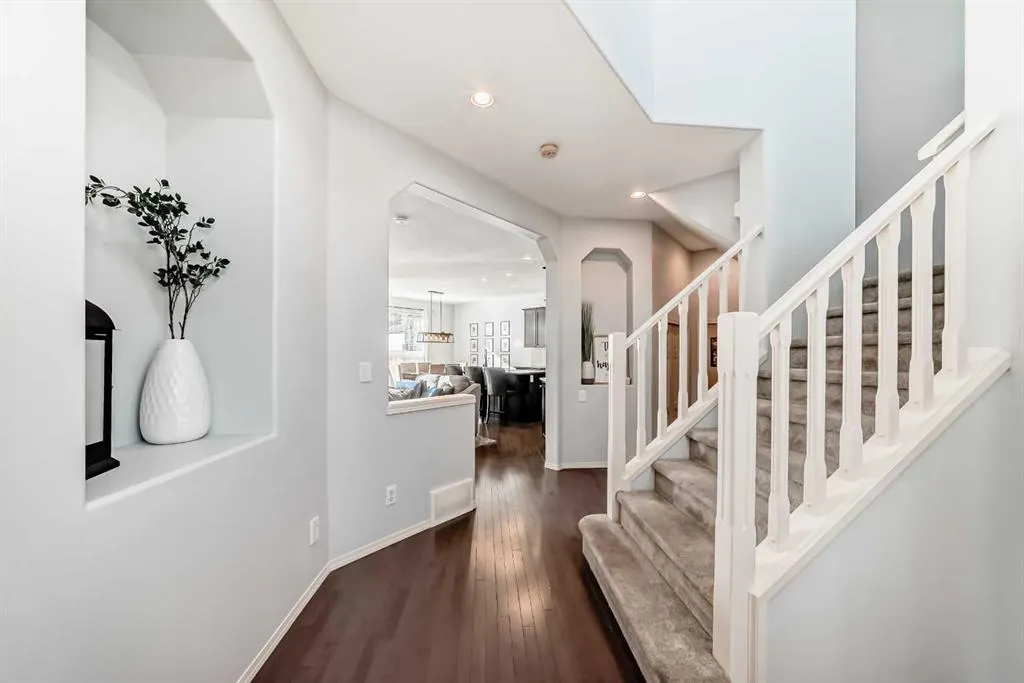 168 Royal Oak Terrace NW