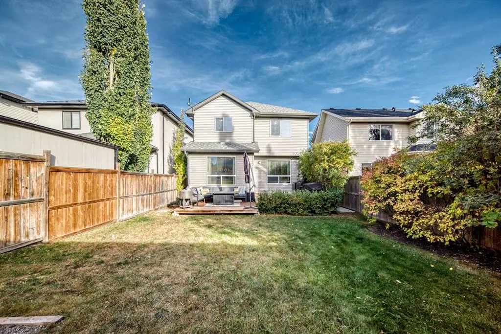 168 Royal Oak Terrace NW