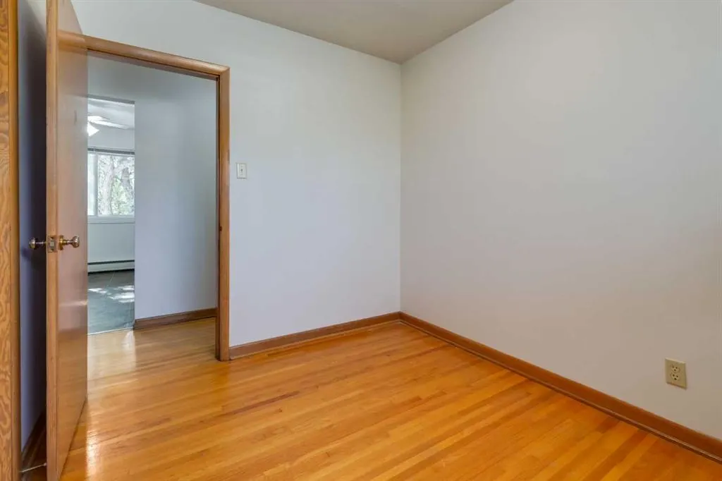 23 Klamath Place SW