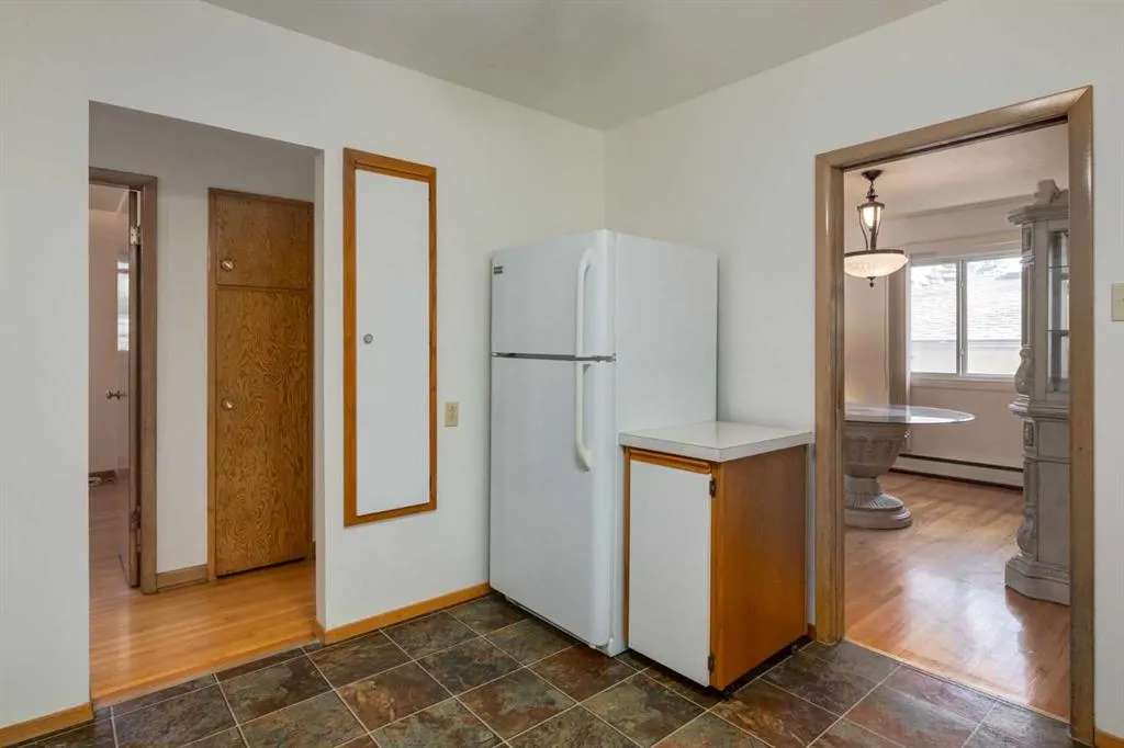 23 Klamath Place SW