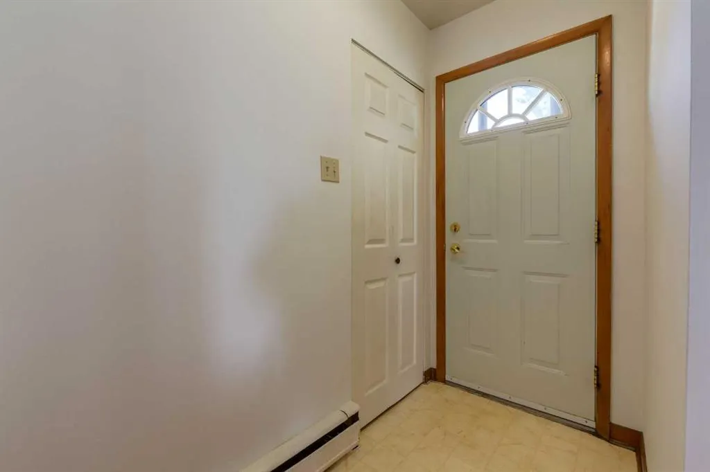 23 Klamath Place SW