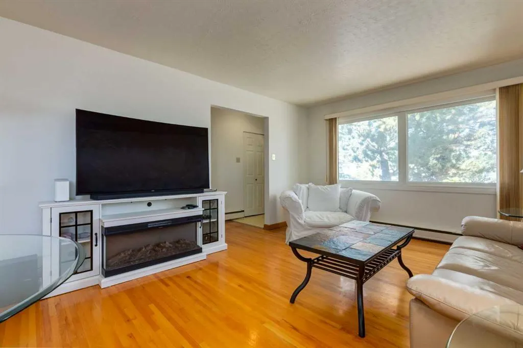 23 Klamath Place SW