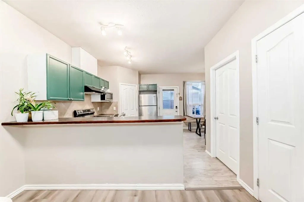 2066 Luxstone Boulevard SW, #402