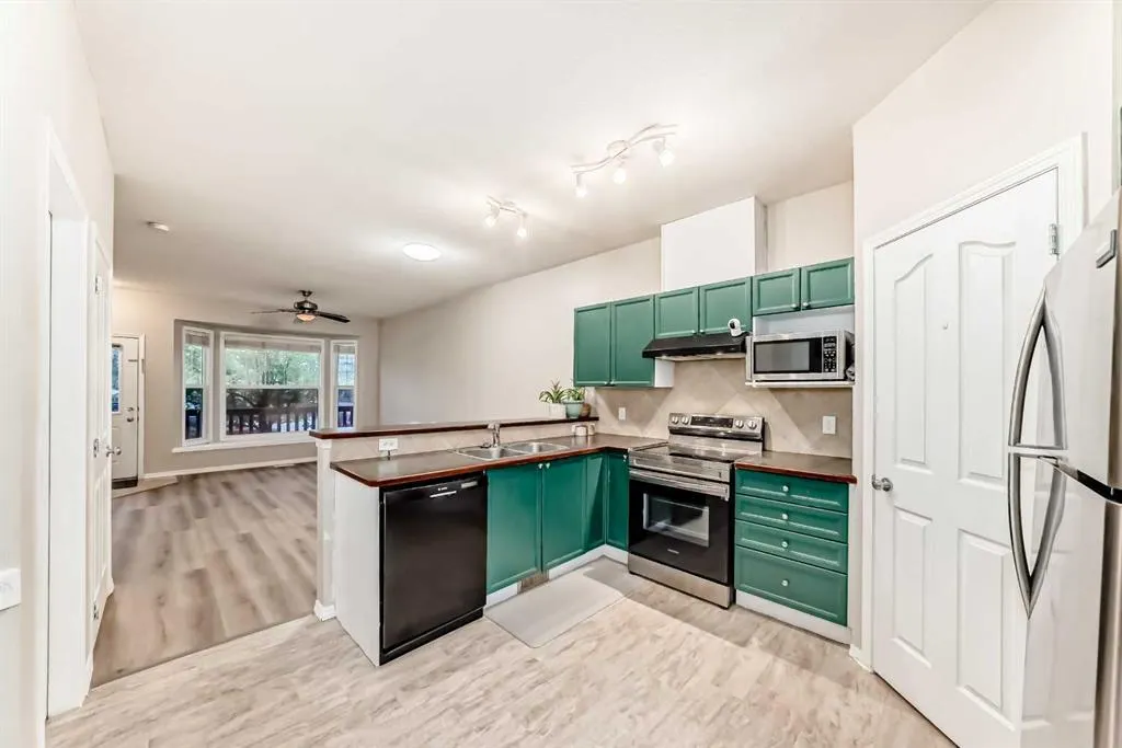 2066 Luxstone Boulevard SW, #402