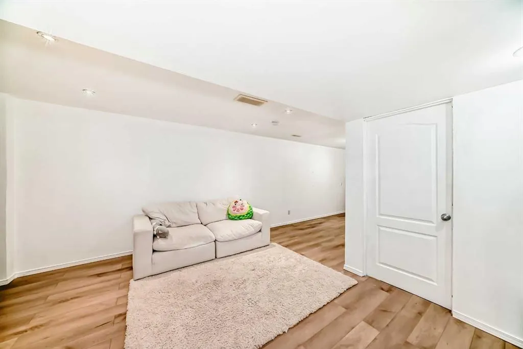 2066 Luxstone Boulevard SW, #402