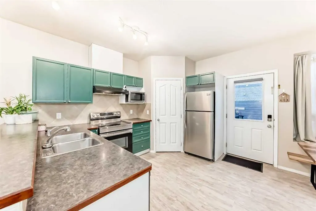 2066 Luxstone Boulevard SW, #402
