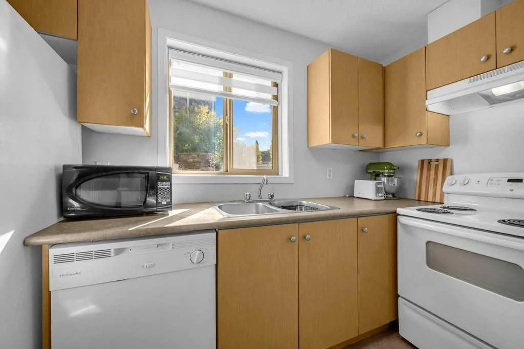 60 Panatella Street NW, #4102