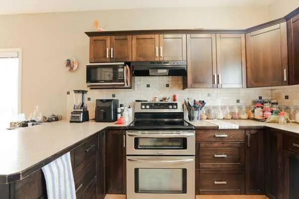 196 Coalbanks Boulevard W