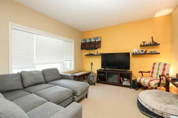 196 Coalbanks Boulevard W