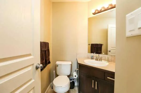 196 Coalbanks Boulevard W