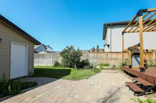 196 Coalbanks Boulevard W