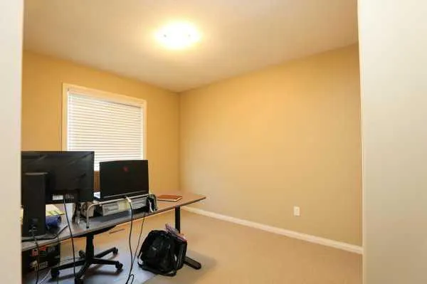 196 Coalbanks Boulevard W