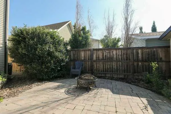 196 Coalbanks Boulevard W