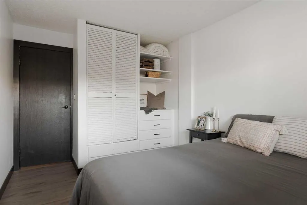 610 Signal Road, #111