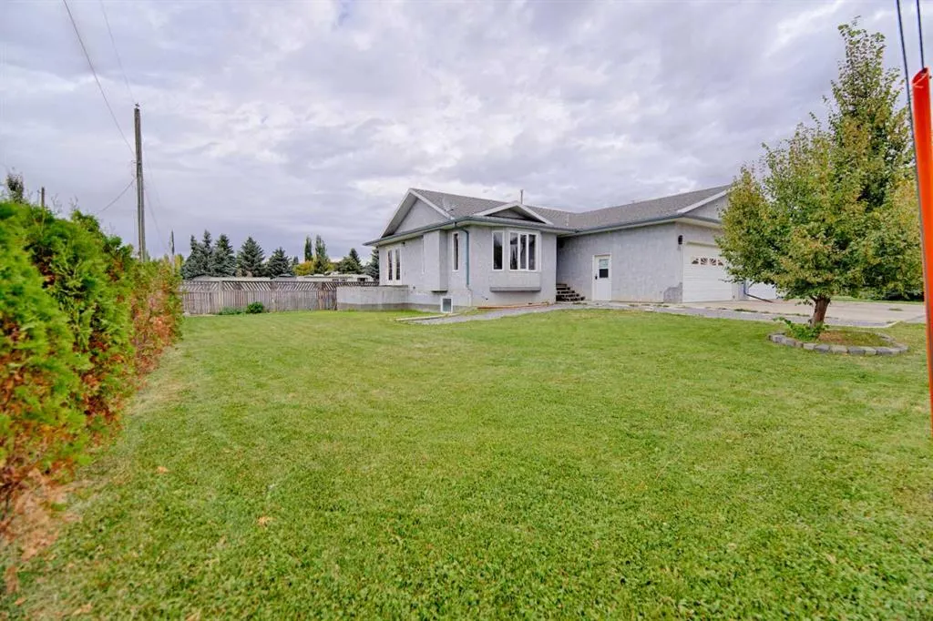 406 A Pioneer Crescent Crescent